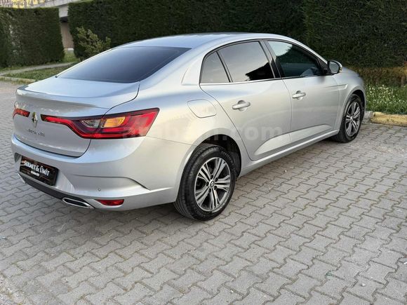 2023 MEGANE 4 TOUCH 1,3 TCE OTOMATİK HATASIZ 45 BİN KM DE
