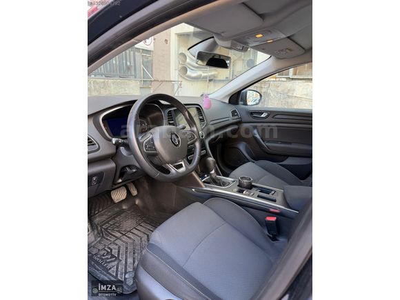 2024 MODEL RENAULT MEGANE 1.3 TCE TOUCH BOYASIZ 53.000 KMDE