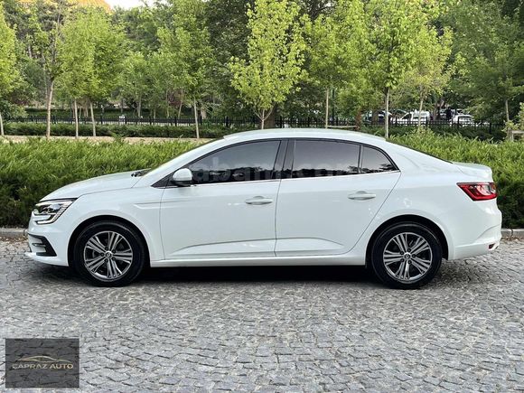 ÇAPRAZ'DAN 2025 MEGANE TOUCH PLUS HATASIZ BOYASIZ 38 BİN KM