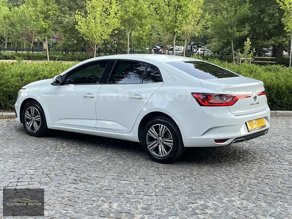 ÇAPRAZ'DAN 2025 MEGANE TOUCH PLUS HATASIZ BOYASIZ 38 BİN KM