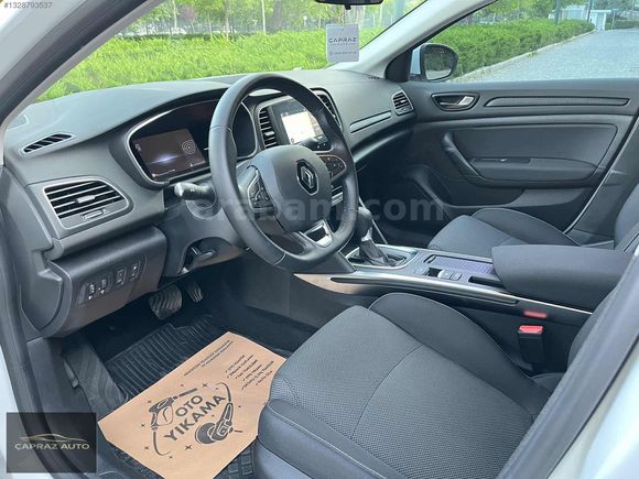 ÇAPRAZ'DAN 2025 MEGANE TOUCH PLUS HATASIZ BOYASIZ 38 BİN KM