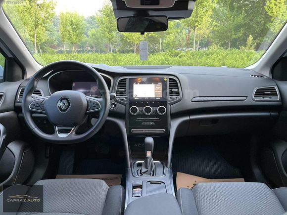 ÇAPRAZ'DAN 2025 MEGANE TOUCH PLUS HATASIZ BOYASIZ 38 BİN KM