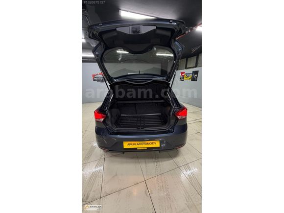 39 BİN KM'DE 2024 MODEL SEAT IBIZA STYLE 1.0 EcoTSI HATASIZ