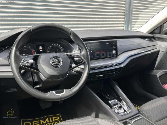 2021 HATASIZ SKODA OCTAVİA 1.0 E-TEC ELİTE CAR PLAY