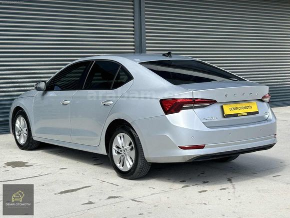 2021 HATASIZ SKODA OCTAVİA 1.0 E-TEC ELİTE CAR PLAY