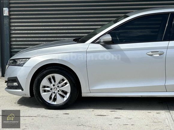2021 HATASIZ SKODA OCTAVİA 1.0 E-TEC ELİTE CAR PLAY