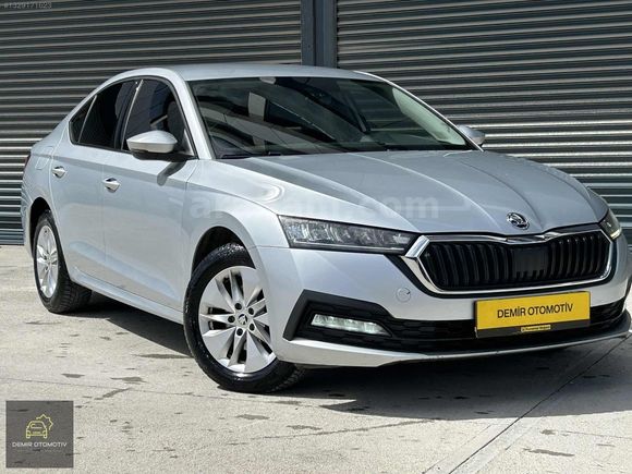 2021 HATASIZ SKODA OCTAVİA 1.0 E-TEC ELİTE CAR PLAY