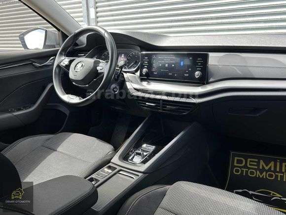 2021 HATASIZ SKODA OCTAVİA 1.0 E-TEC ELİTE CAR PLAY