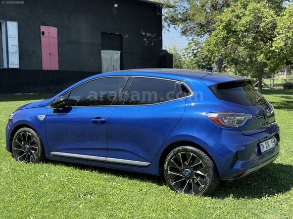 2024 CLİO 1.6 E Tech Techno Espirit Alpine 10.000 KM de