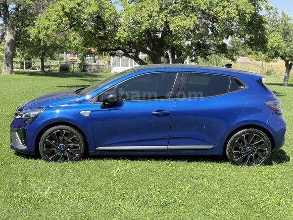 2024 CLİO 1.6 E Tech Techno Espirit Alpine 10.000 KM de