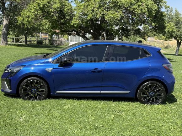 2024 CLİO 1.6 E Tech Techno Espirit Alpine 10.000 KM de