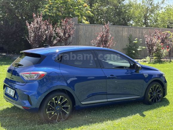 2024 CLİO 1.6 E Tech Techno Espirit Alpine 10.000 KM de