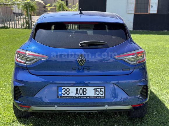 2024 CLİO 1.6 E Tech Techno Espirit Alpine 10.000 KM de