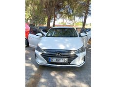 Sahibinden Hyundai Elantra 1.6 MPI Style 2019 Model  129.000 km Beyaz