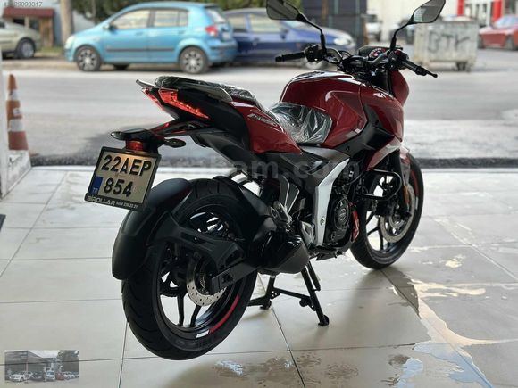 EFE'de HATASIZ 2025 CIKIŞLI POŞETLERİ ÜZERİNDE İLK EL PULSAR 250
