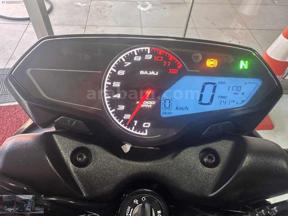 EFE'de HATASIZ 2025 CIKIŞLI POŞETLERİ ÜZERİNDE İLK EL PULSAR 250