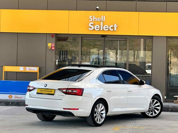 SKODA SÜPER B PRESTİJ CAM TAVAN