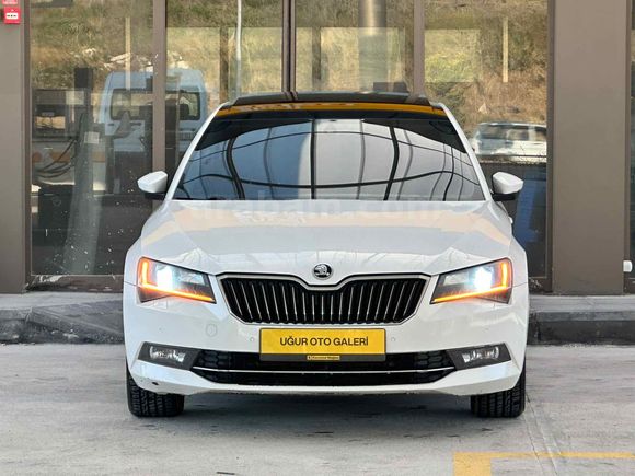 SKODA SÜPER B PRESTİJ CAM TAVAN