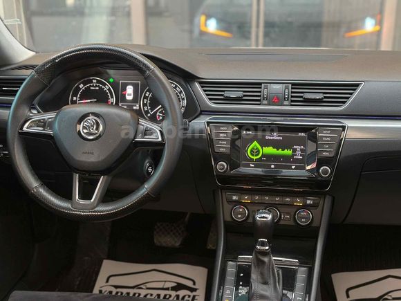 SKODA SÜPER B PRESTİJ CAM TAVAN