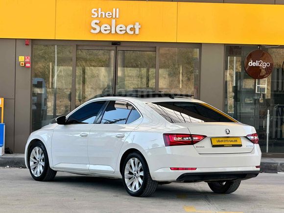 SKODA SÜPER B PRESTİJ CAM TAVAN