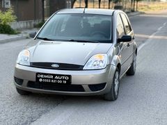 FORD FİESTA EMSALSİZ TEMİZLİKTE AİLE ARACI 