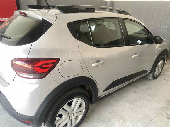 Otomatik Dacia Sandero Stepway 1.0 Tce Expression 2023 Model 