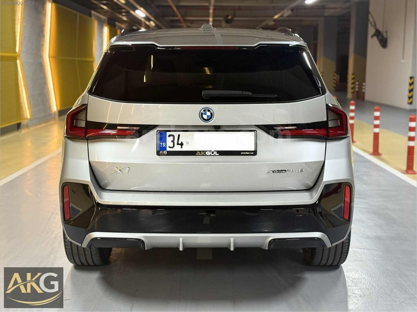 2025 BMW X1 xDrive25e M SPORT HATASIZ BOYASIZ TRAMERSİZ 4