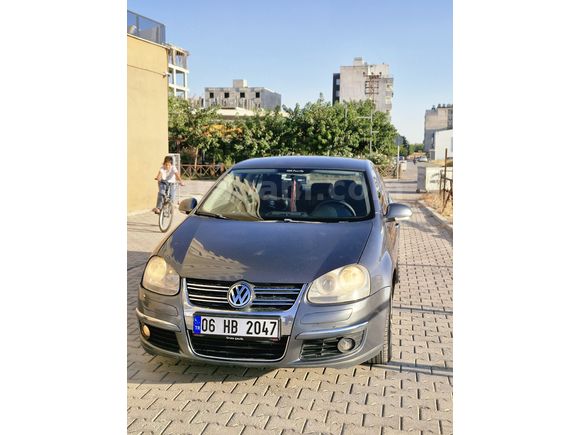 Memurdan Volkswagen Jetta 1.6 Midline 2009 Model 