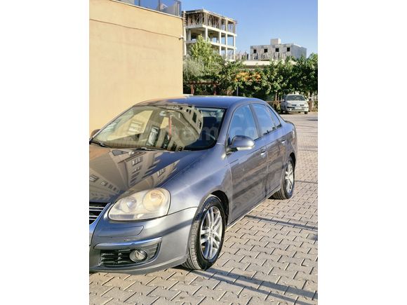 Memurdan Volkswagen Jetta 1.6 Midline 2009 Model 