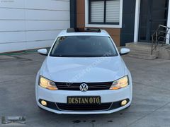 2014 EMSALSİZ TEMİZLİKTE JETTA 1.6 TDI HGHLİNE SANRUFLU OTOMATİK