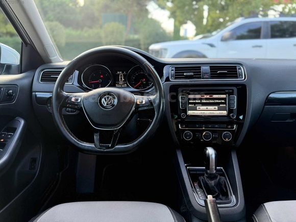 HATASIZ BOYASIZ 2015 JETTA 1.6TDİ HİGHLİNE SERVİS BAKIMLI