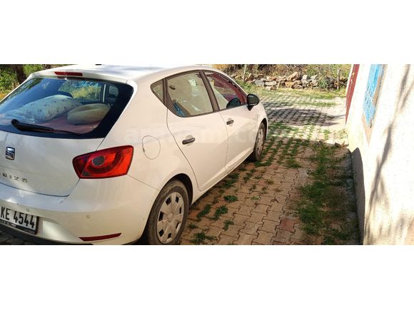 Sahibinden hatasız  Seat Ibiza 1.4 Reference 2014 Model  179.000 km Beyaz