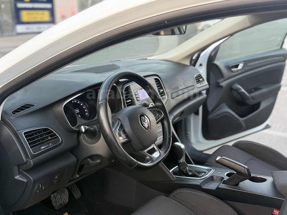 2019 TOUCH OTOMOTİK DİZEL EDC 252KM MEGANE 4