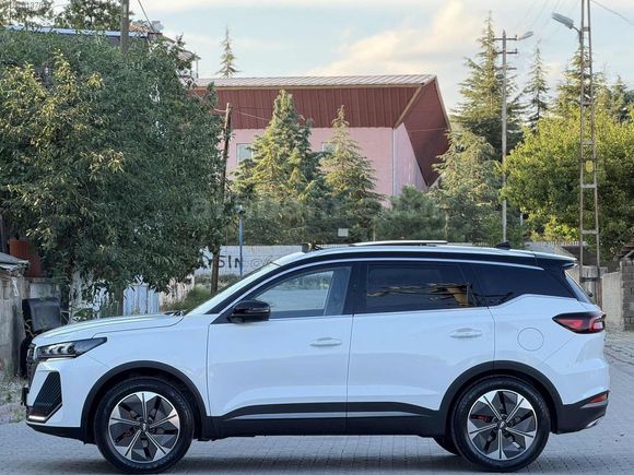 DEĞİŞENSİZ BOYASIZ TRAMERSİZ 2025 MODEL 15 BİN KM'DE CHERY