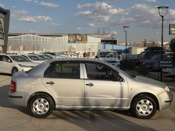 AGİN OTOMOTİVDEN 2004 MAKYAJLI KASA FABİA KLIMALI