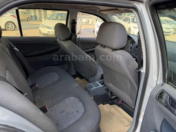 AGİN OTOMOTİVDEN 2004 MAKYAJLI KASA FABİA KLIMALI