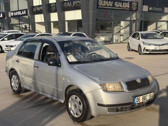 AGİN OTOMOTİVDEN 2004 MAKYAJLI KASA FABİA KLIMALI