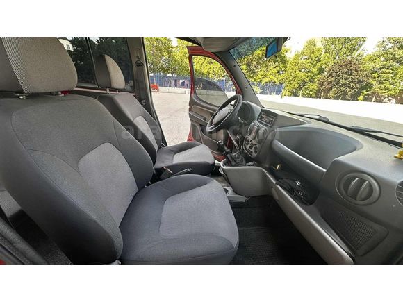 HATASIZ BOYASIZ KLİMALI 190 BİN KM FUL BAKIMLI DOBLO 1.3MULTİJET