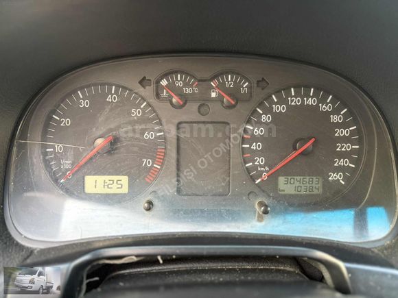 1999 VOLKSWAGEN BORA 1.6