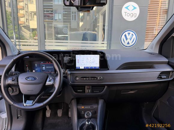 2025 FORD COURİER 1.5 TDCI 100HP TITANIUM 47000 KM