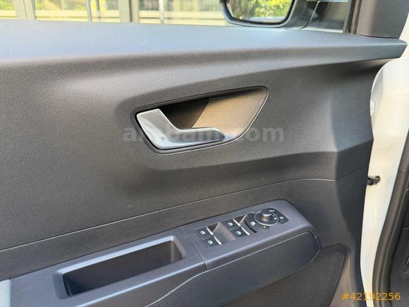 2025 FORD COURİER 1.5 TDCI 100HP TITANIUM 47000 KM