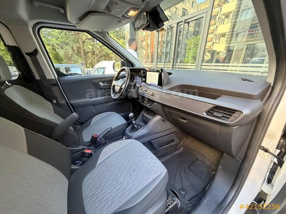 2025 FORD COURİER 1.5 TDCI 100HP TITANIUM 47000 KM