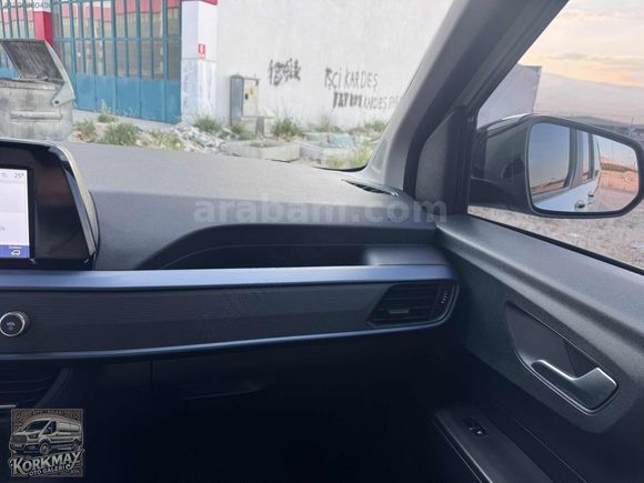 2025 Tourneo Courier 1.5L EcoBlue Active KIŞ PAKET ÇİFT RENK