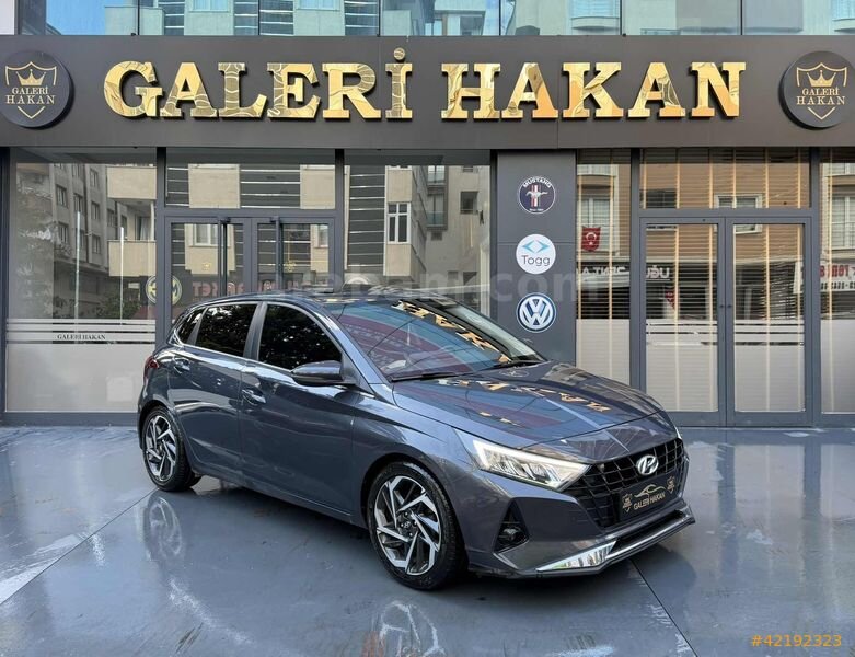 Galeriden Hyundai i20 1.4 MPI Elite 2021 Model Kocaeli 98.000 km Füme