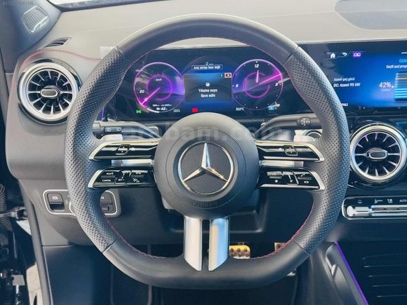 \\~MİLAD OTOMOTİV DEN .2025 mercedez 8 BİN KM