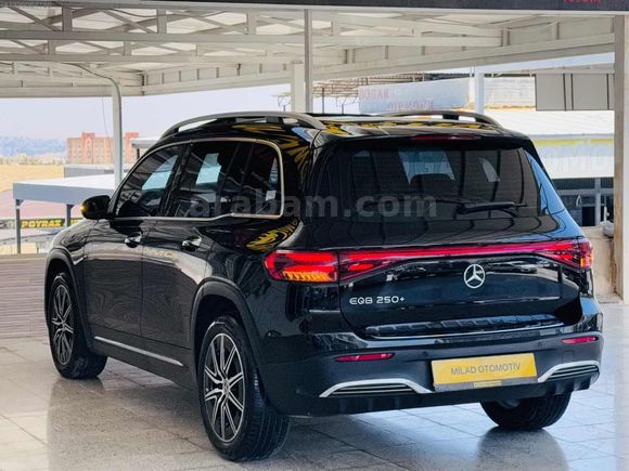 \\~MİLAD OTOMOTİV DEN .2025 mercedez 8 BİN KM