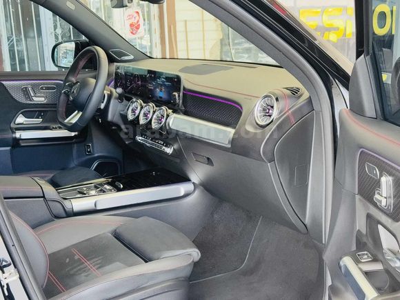 \\~MİLAD OTOMOTİV DEN .2025 mercedez 8 BİN KM