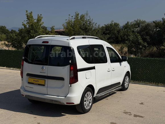 SP AUTO'dan 2022 RENAULT EXPRESS Combi 1.5 DİZEL