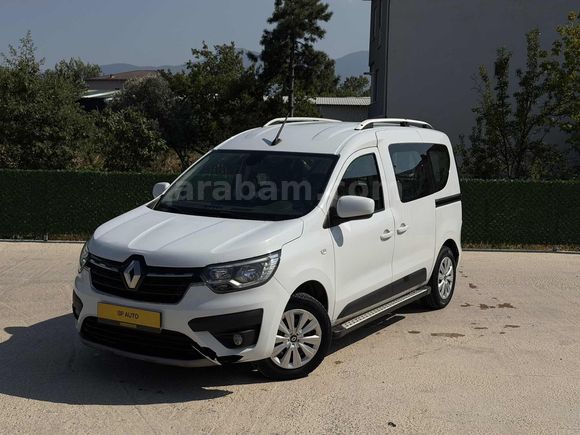 SP AUTO'dan 2022 RENAULT EXPRESS Combi 1.5 DİZEL