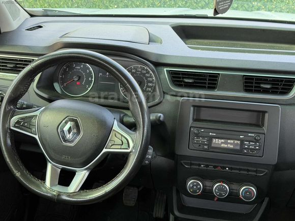 SP AUTO'dan 2022 RENAULT EXPRESS Combi 1.5 DİZEL